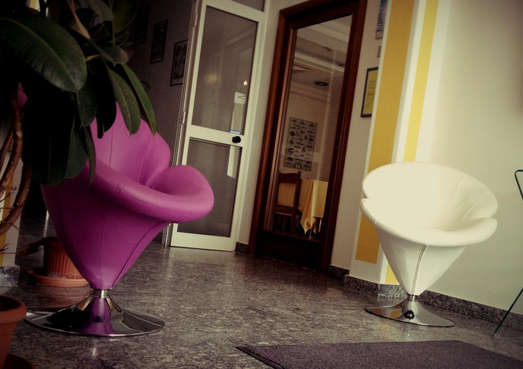 Hotel Vienna Senigallia Buitenkant foto