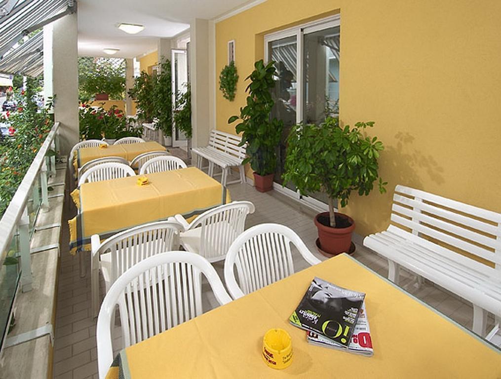 Hotel Vienna Senigallia Buitenkant foto