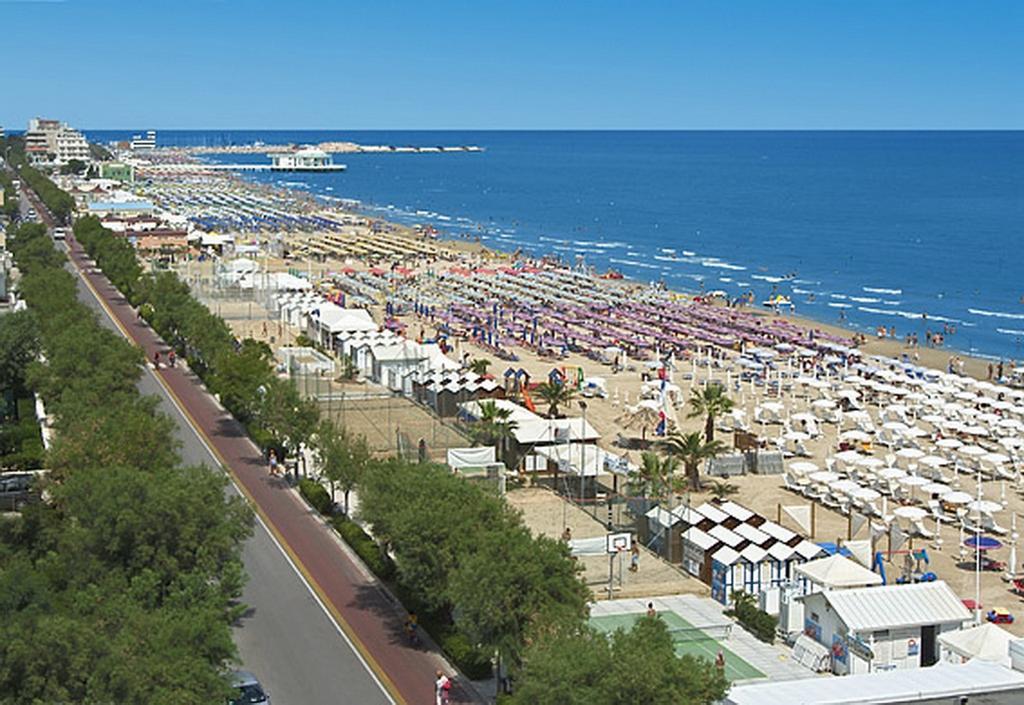 Hotel Vienna Senigallia Buitenkant foto