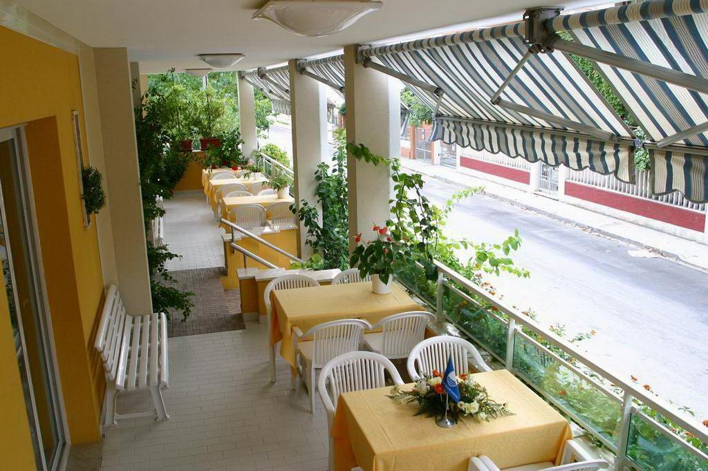 Hotel Vienna Senigallia Buitenkant foto