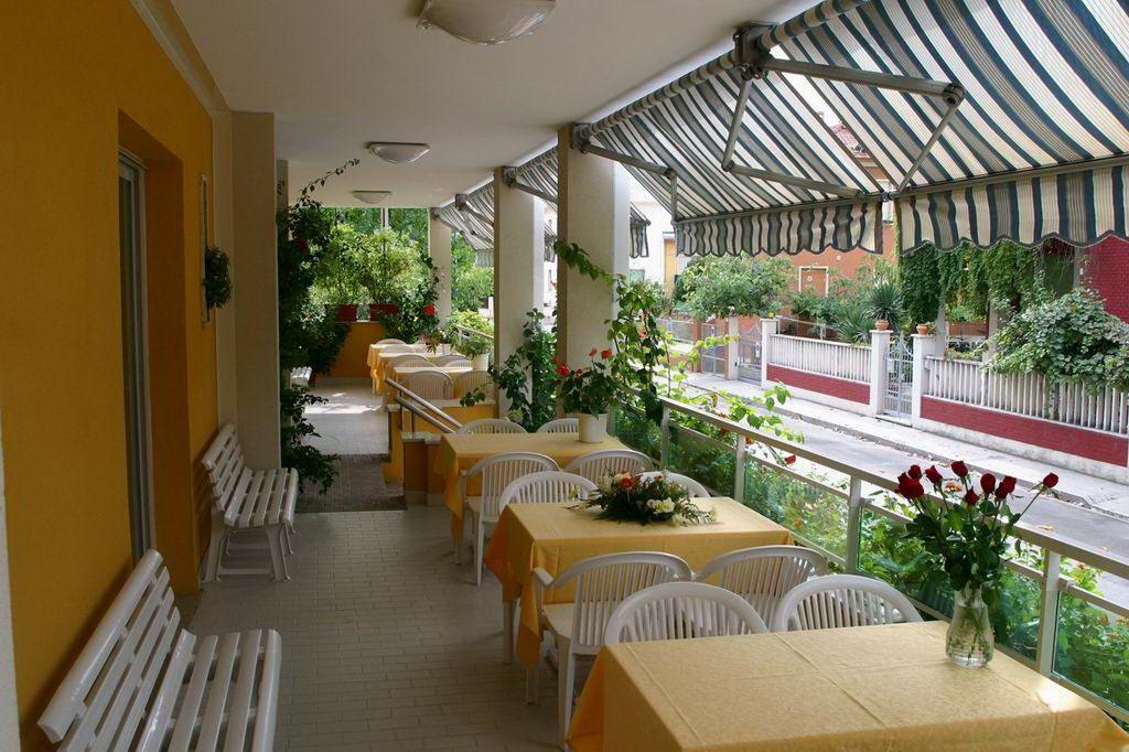 Hotel Vienna Senigallia Buitenkant foto