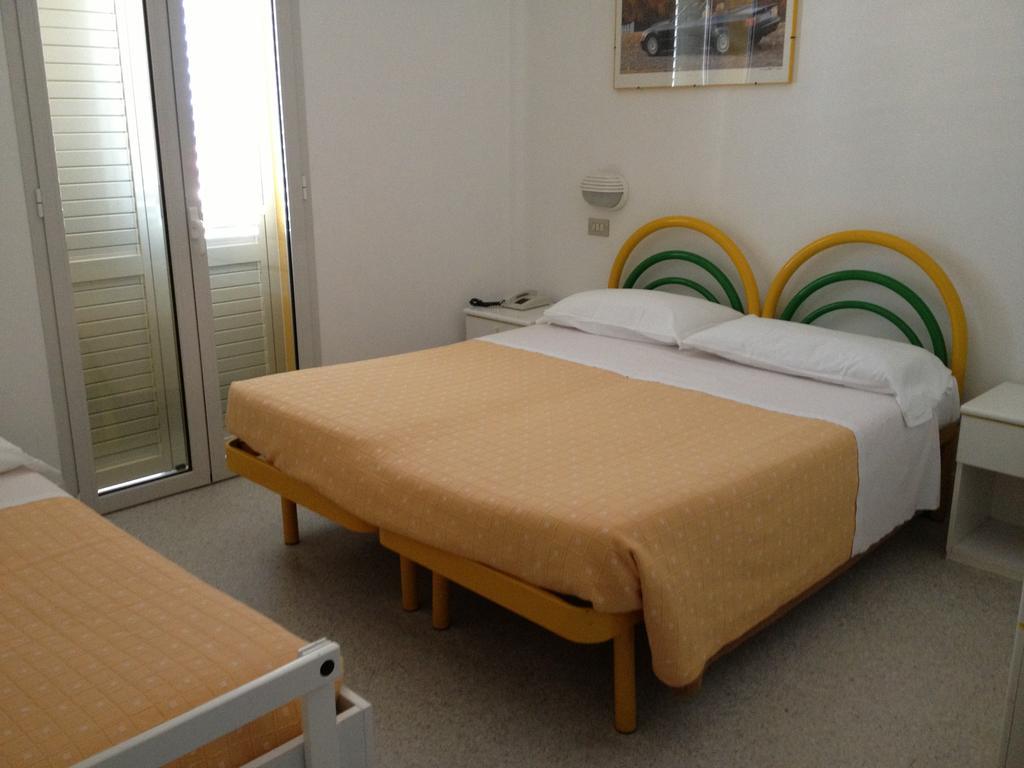 Hotel Vienna Senigallia Kamer foto